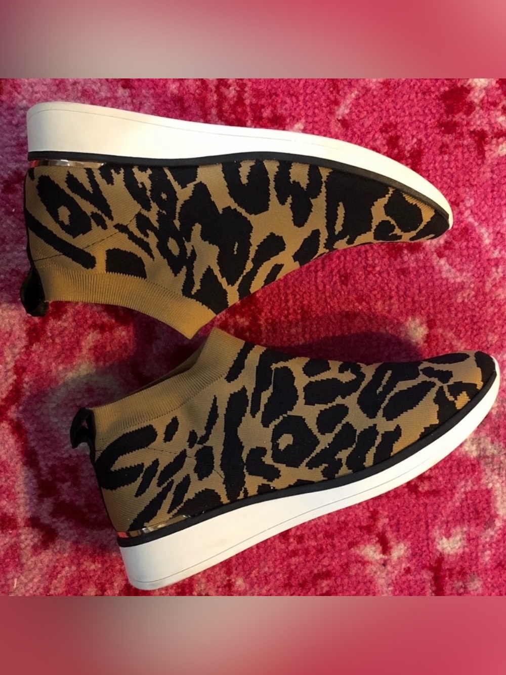 Sz 9 Louise et Cie Leopard Print Lo Breyson Sock Sneaker